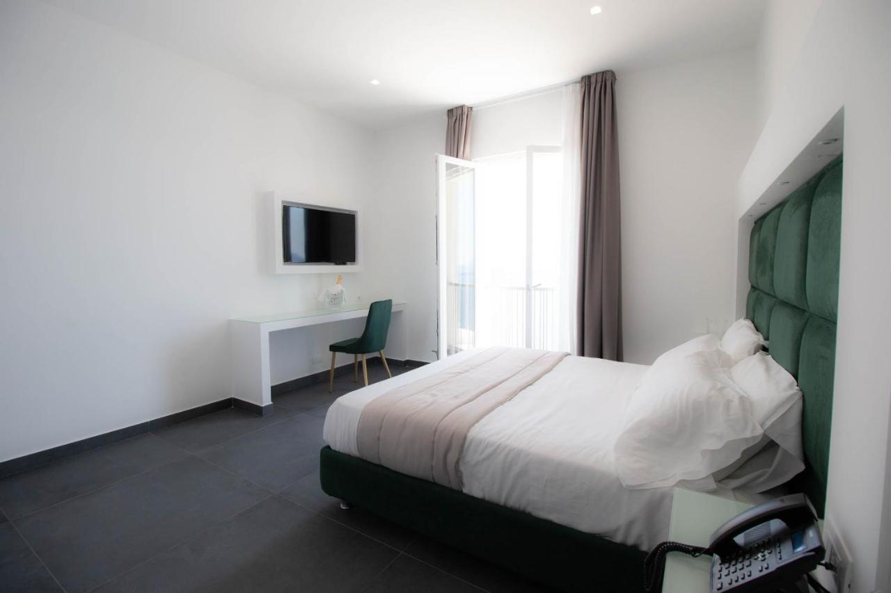 Grand Hotel Serapide 波佐利 外观 照片
