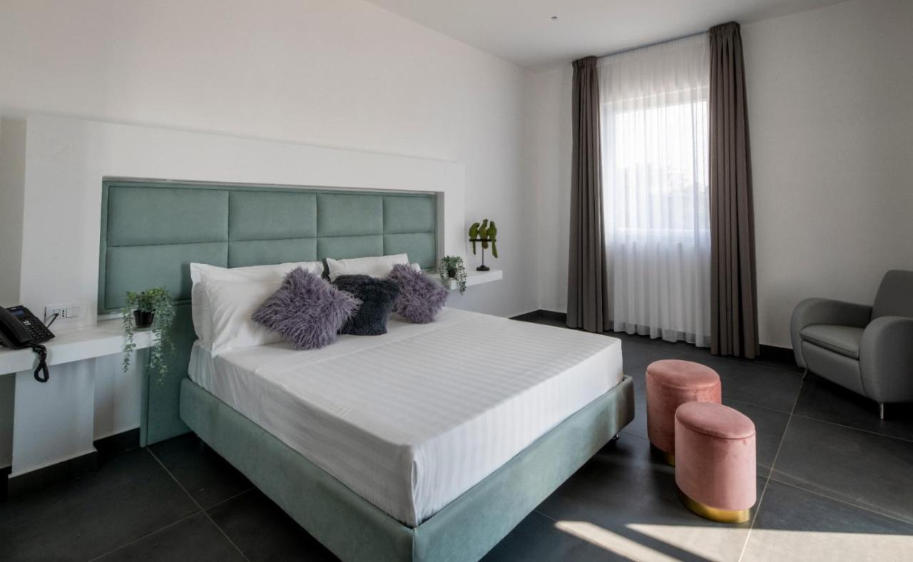 Grand Hotel Serapide 波佐利 外观 照片