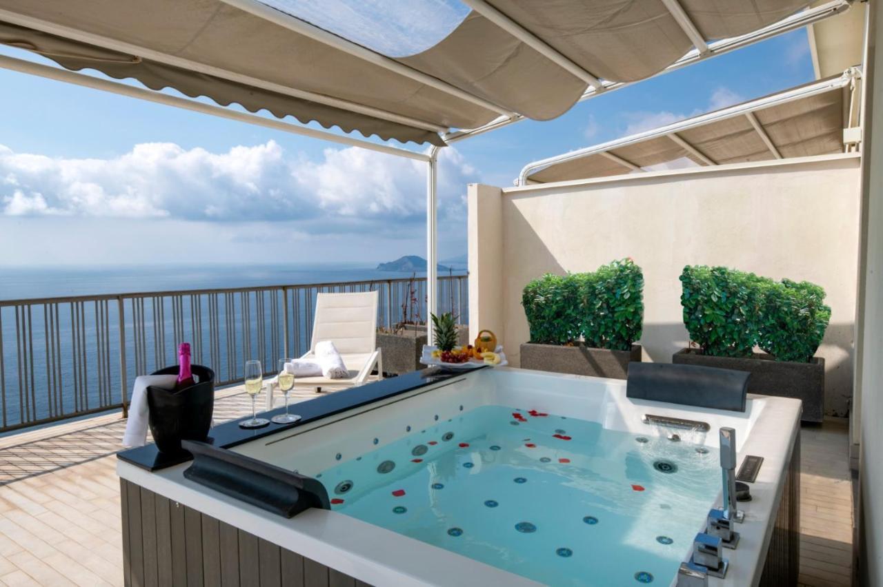 Grand Hotel Serapide 波佐利 外观 照片
